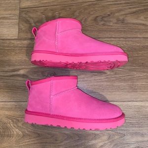New pink Uggs